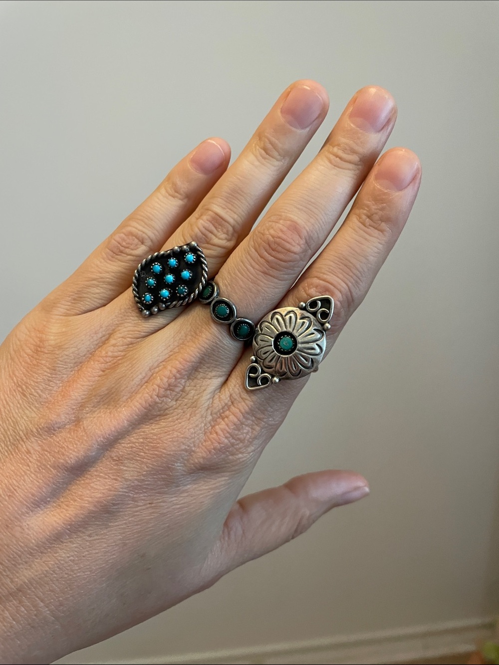Sterling & Turquoise Ring - Picture 2 of 9